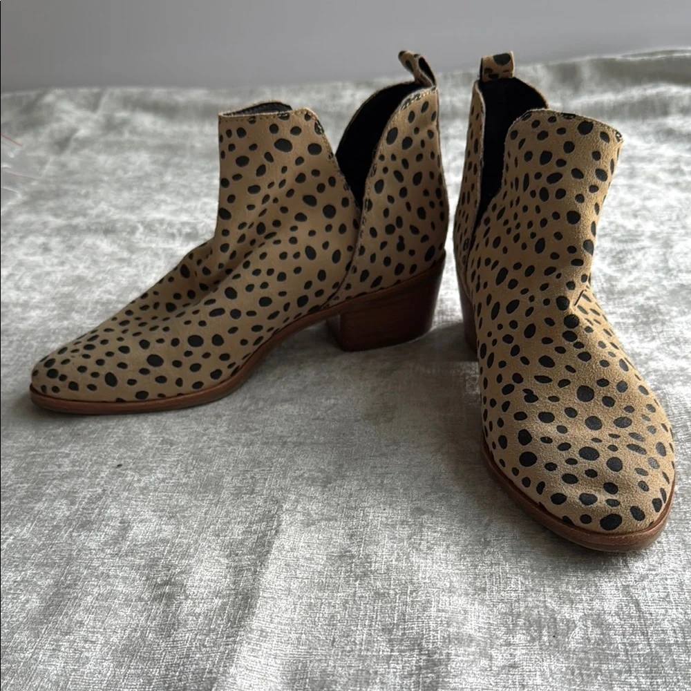 Dolce Vita Kadie Tan and Black Ankle Booties